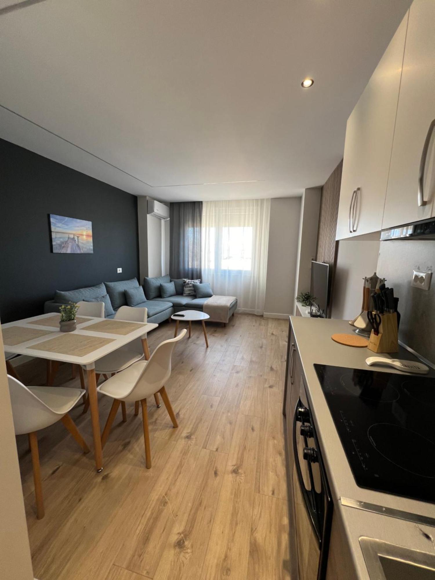 Port View 2 Apartment
